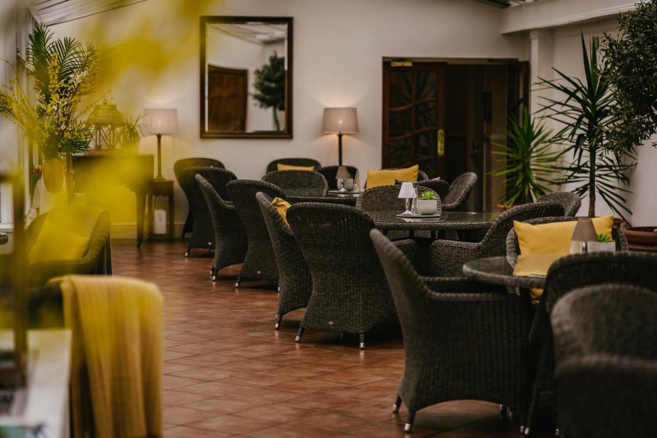 Rowton Hall Hotel And Spa Chester Buitenkant foto