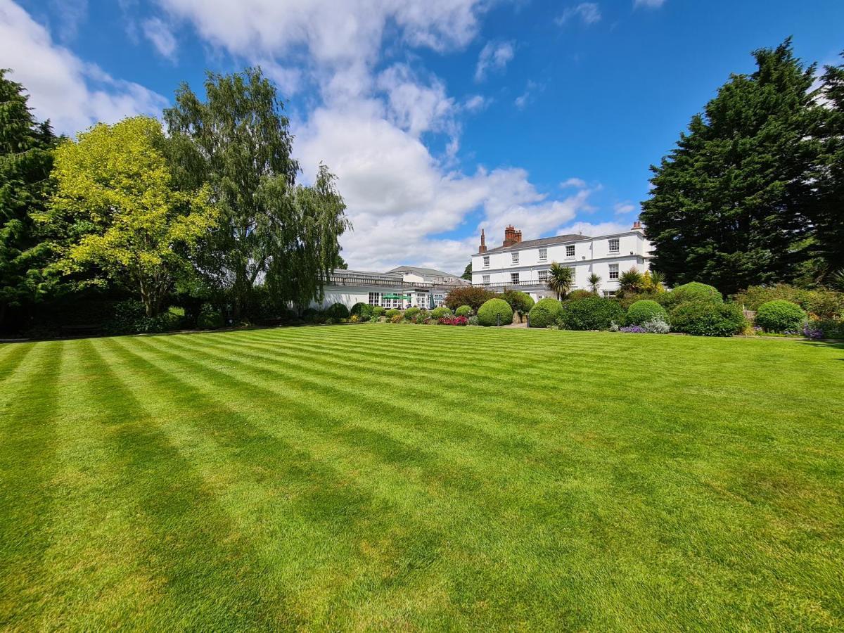 Rowton Hall Hotel And Spa Chester Buitenkant foto