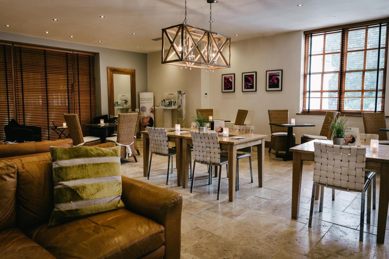Rowton Hall Hotel And Spa Chester Buitenkant foto