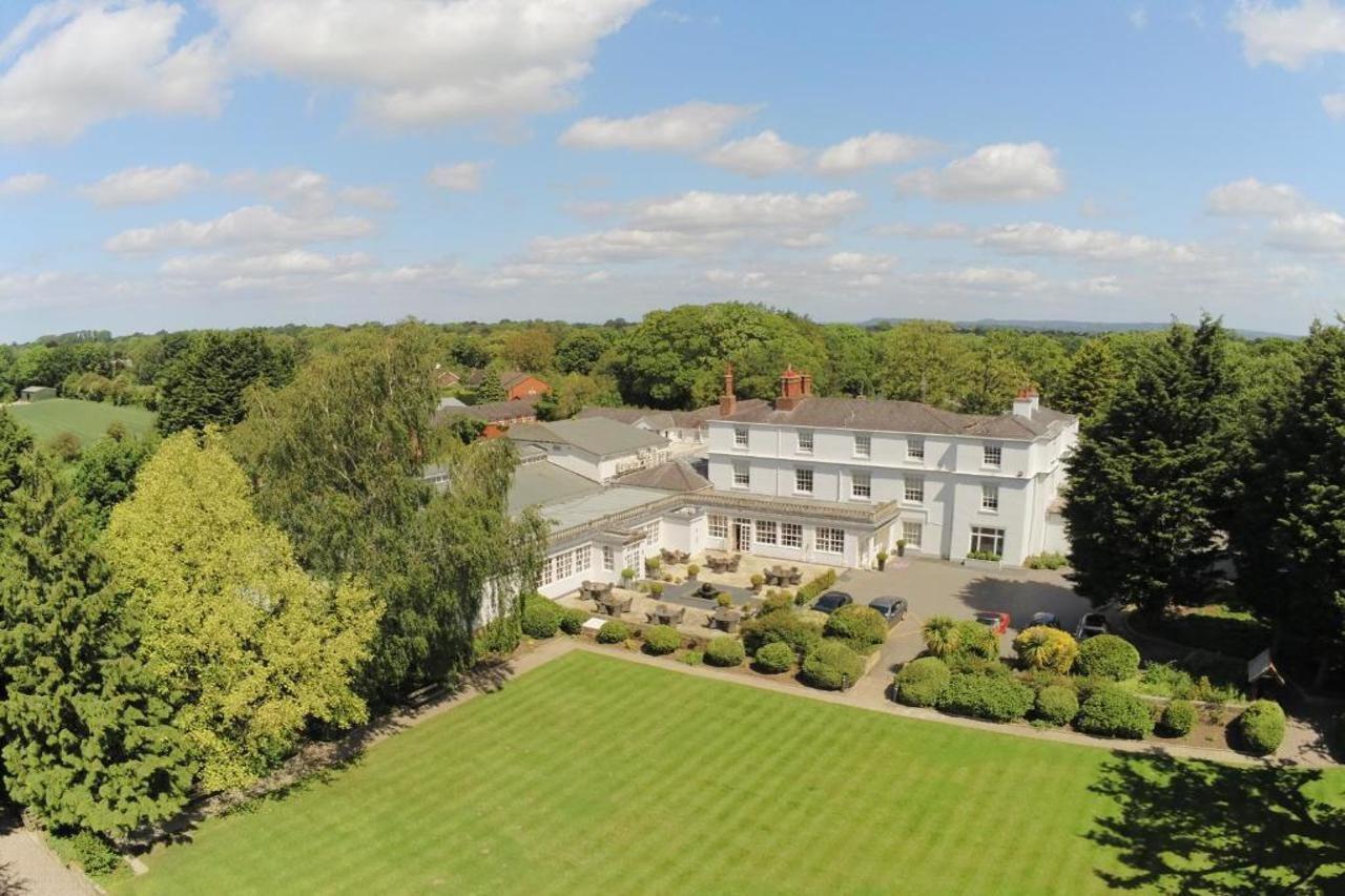 Rowton Hall Hotel And Spa Chester Buitenkant foto