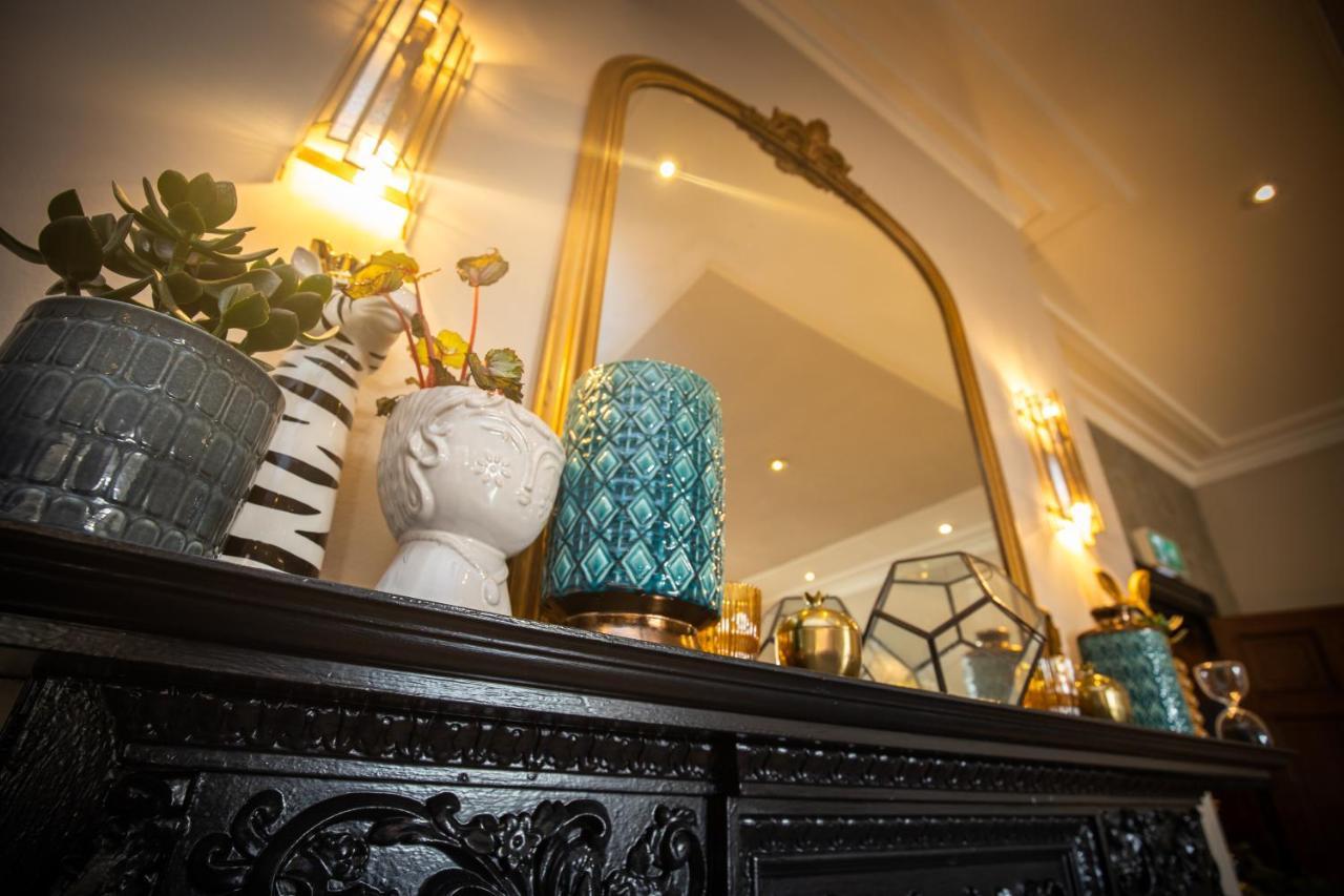 Rowton Hall Hotel And Spa Chester Buitenkant foto