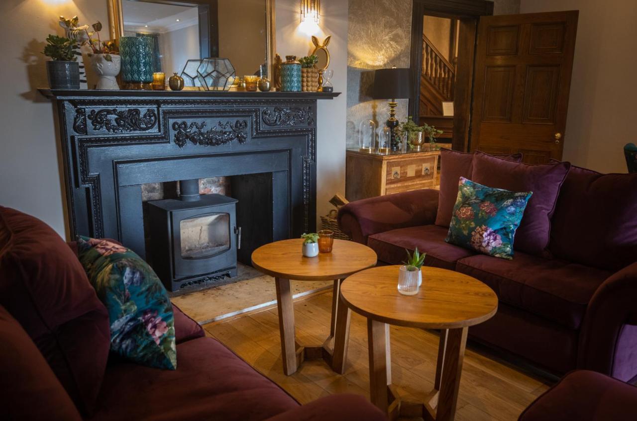 Rowton Hall Hotel And Spa Chester Buitenkant foto