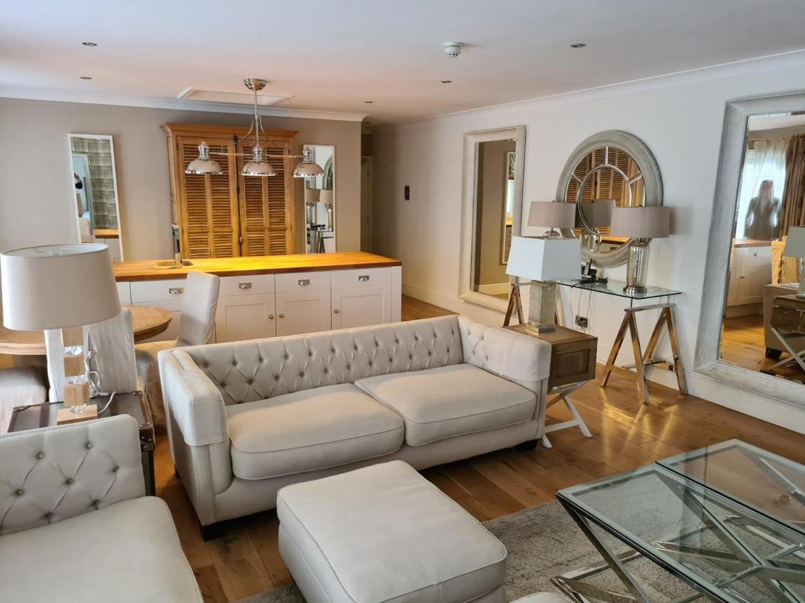 Rowton Hall Hotel And Spa Chester Buitenkant foto
