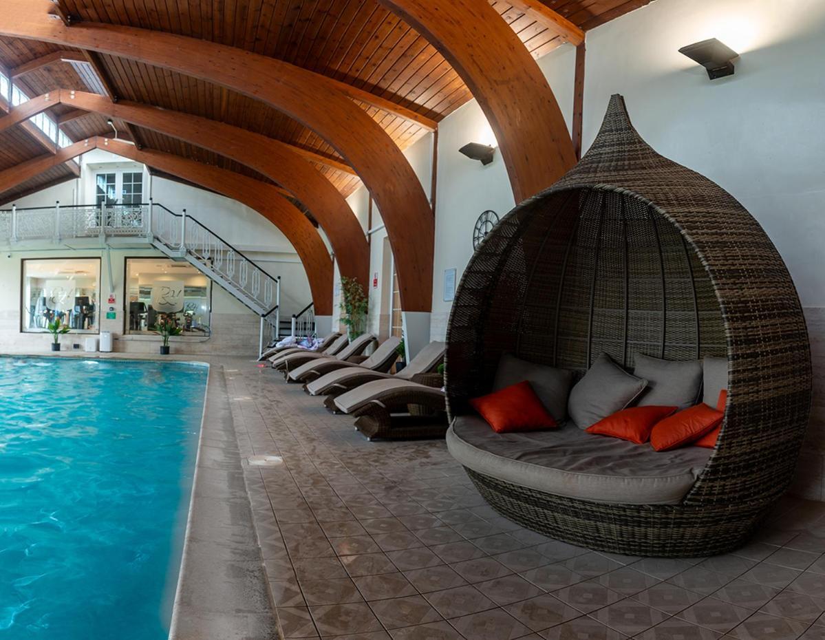 Rowton Hall Hotel And Spa Chester Buitenkant foto