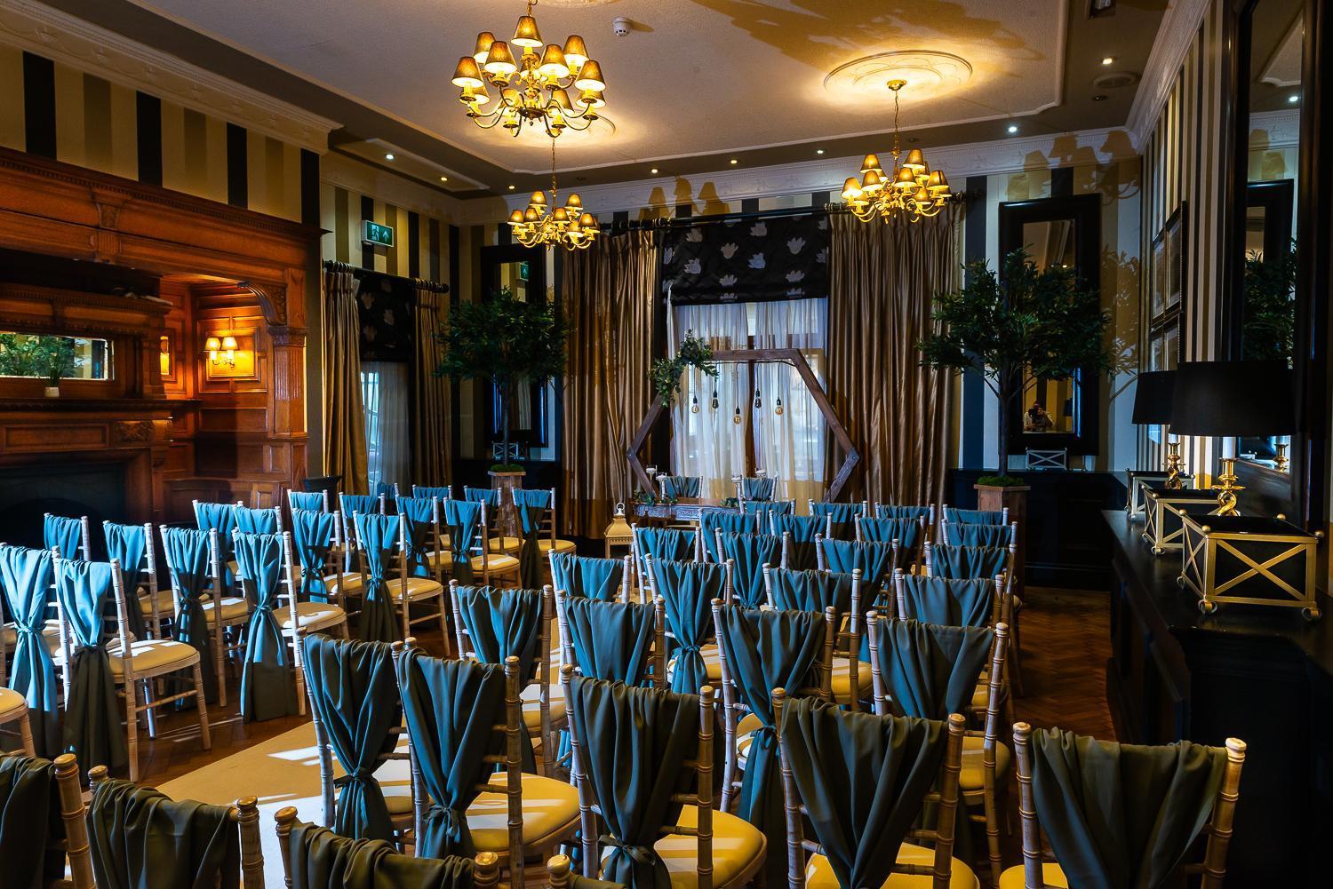 Rowton Hall Hotel And Spa Chester Buitenkant foto