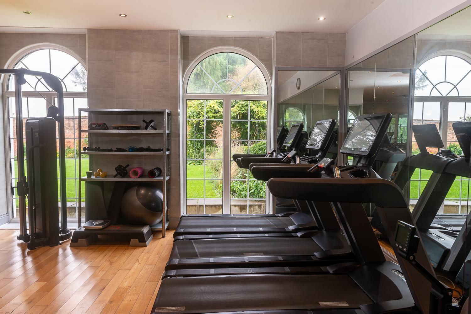 Rowton Hall Hotel And Spa Chester Buitenkant foto