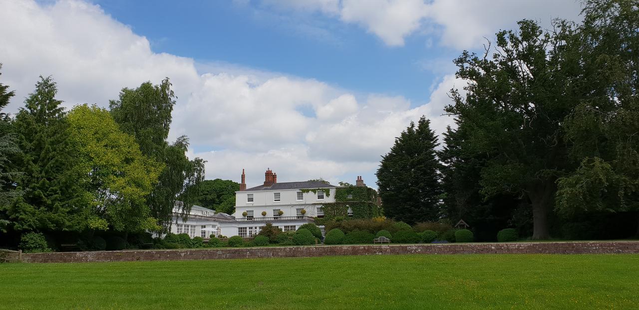 Rowton Hall Hotel And Spa Chester Buitenkant foto