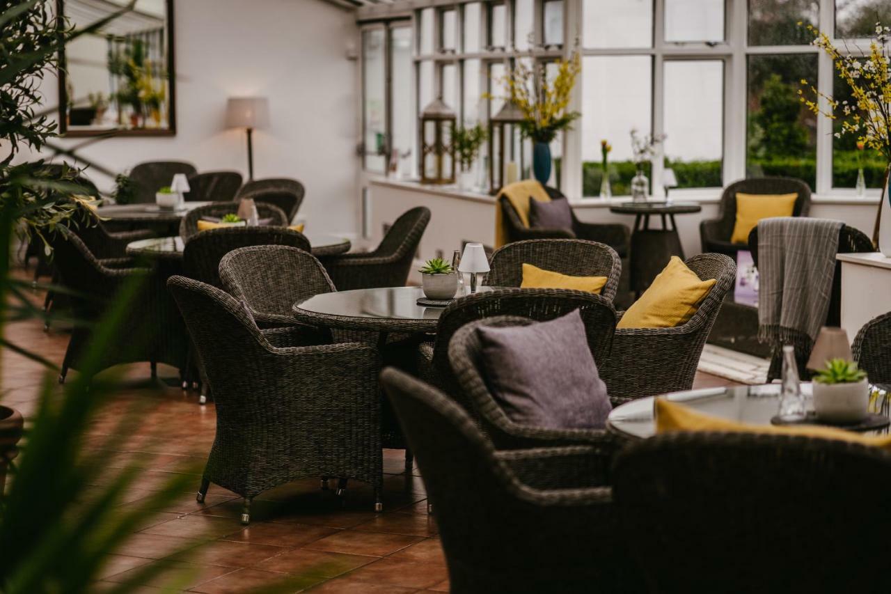 Rowton Hall Hotel And Spa Chester Buitenkant foto
